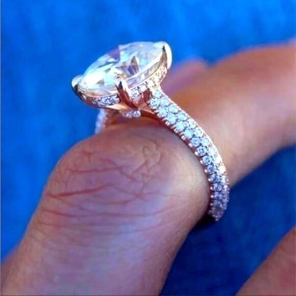 10 Carat Zircon Gold plated Ring! New in gift box - Picture 5 of 10